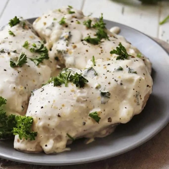 Slow Cooker Garlic Butter Chicken With Cream Cheese Sauce